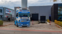 20251019-Tom-Holding-00489